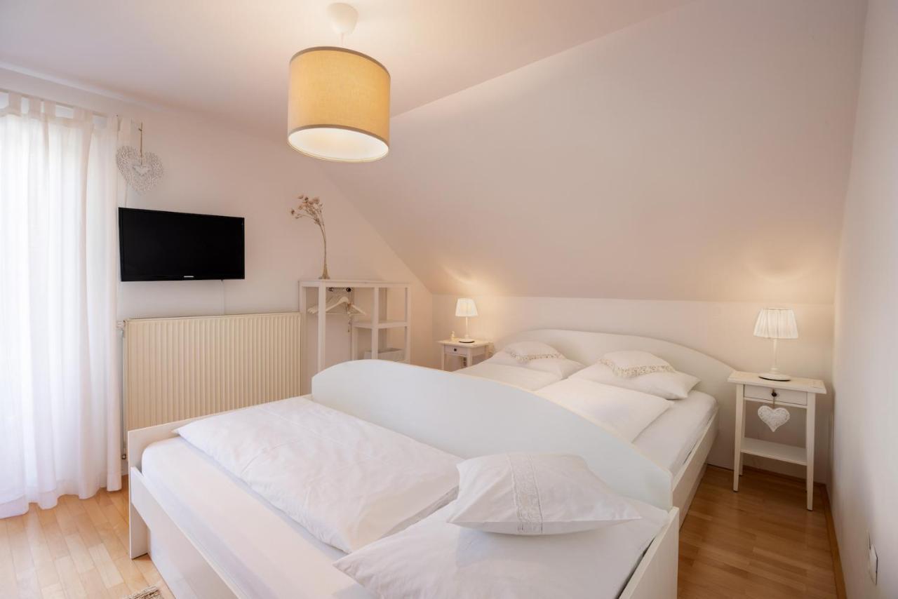 Apartments Ladka Бегунье на Горенскем Екстериор снимка