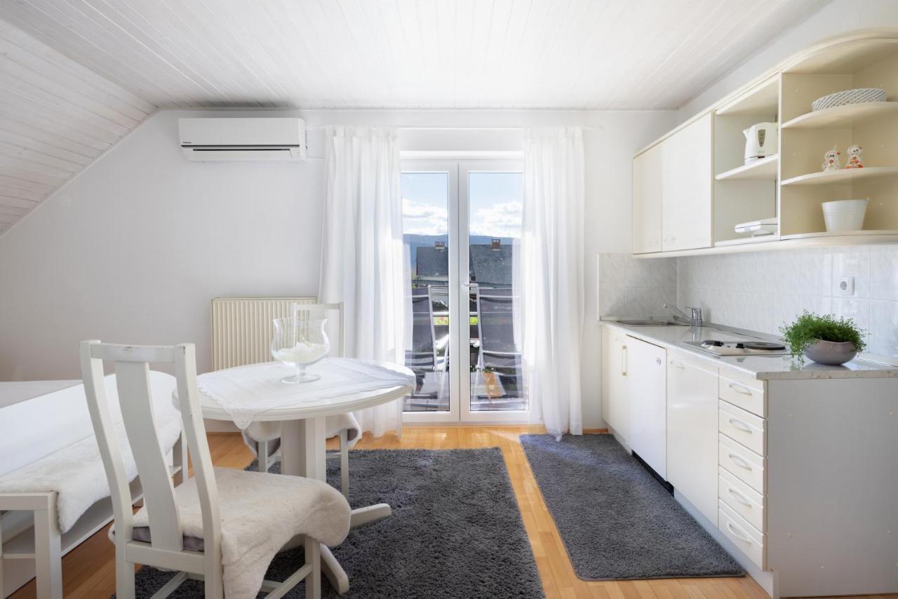 Apartments Ladka Бегунье на Горенскем Екстериор снимка