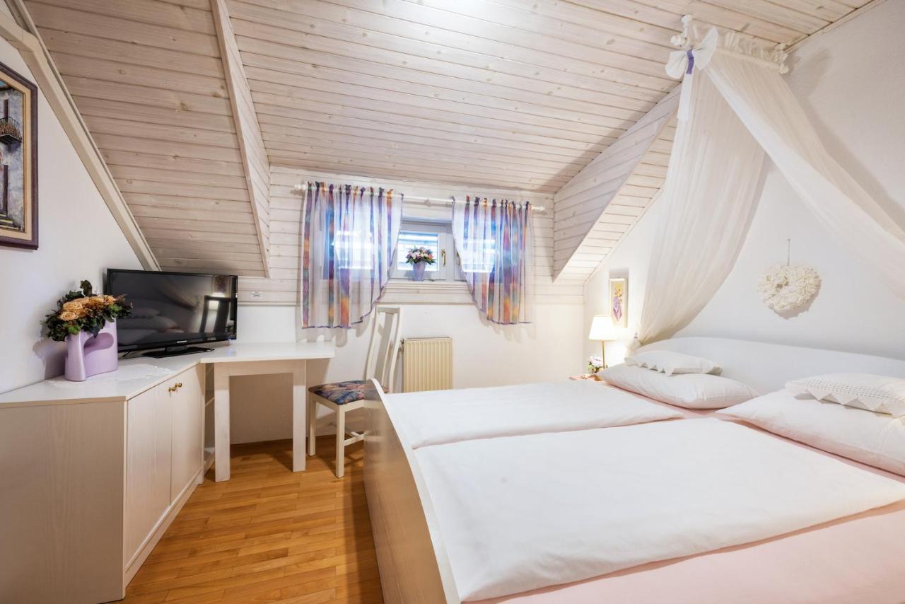 Apartments Ladka Бегунье на Горенскем Екстериор снимка